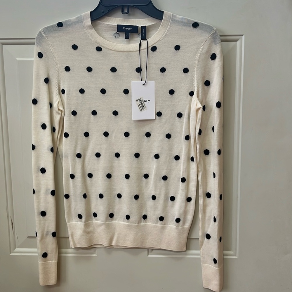 NWT Theory lightweight Merino Wool sweater top. Size P. Ivory with black dots